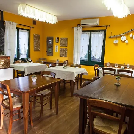 Le Oche Selvatiche Alloggio per agriturismo Lauzacco